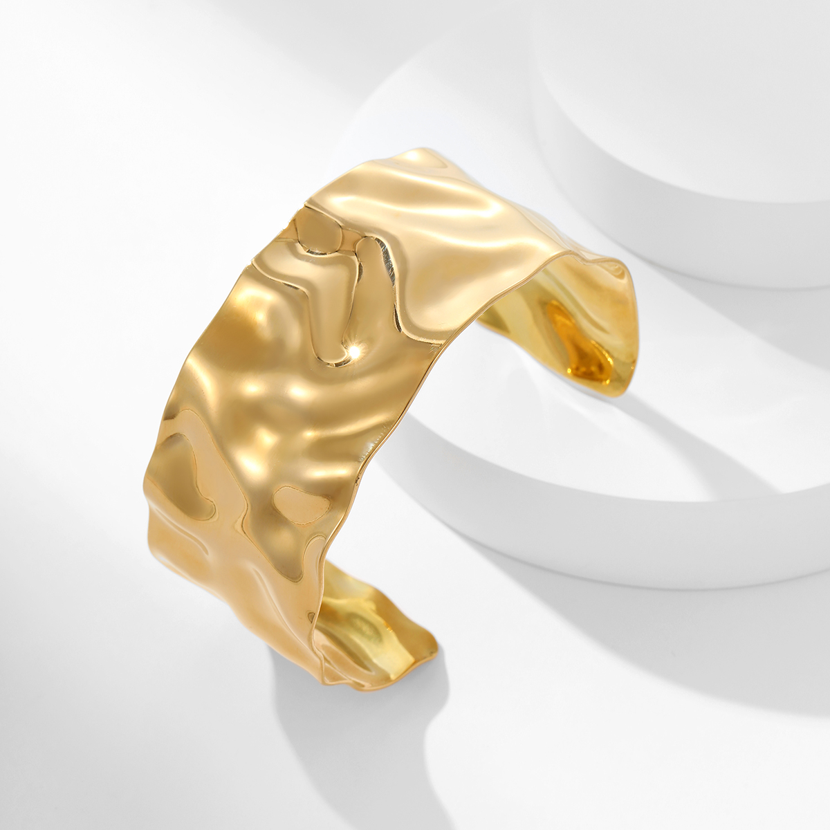  夸张不锈钢18K镀金锤纹宽手镯